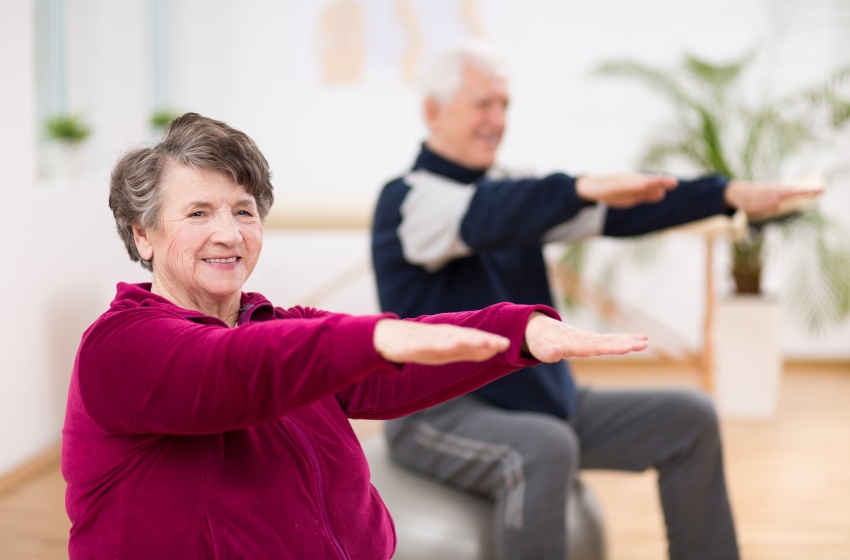 Kinesiología incentiva actividad física para el adulto mayor a través de exitoso programa